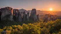 Delphi and Meteora 2 Days Small Group Tour From Athens