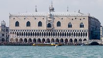 Stroll The Halls of Doge's Palace on a Guided Tour in Venice
