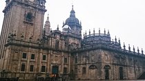 Private Porto Santiago Compostela Tour with Albariño Wine