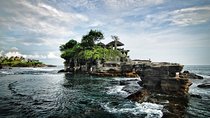Tanah Lot Temple and Uluwatu Temple Tour with Shopping