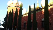 Surreal experience: visit the Dalí museum