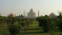 2 day trip to Agra from Hyderabad with air tickets