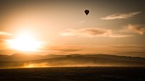 Yarra Valley sunrise balloon flight & champagne breakfast