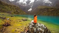 Tour Hike to Humantay Lake with Buffet Lunch