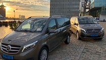 Private transfer Schiphol airport to or from The Hague & Delft