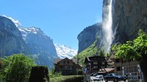 Lauterbrunnen Valley Waterfalls E-bike Tour with Swiss Picnic