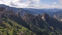 Hiking Mt Seoraksan National Park