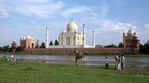 Taj Mahal Day Tour from Delhi with All Step Entry Fee, Tour Guide and Lunch