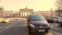 5hours: Guide, Chauffeur & Photographer in Berlin private Tour