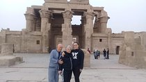 Private 8-day Sightseeing Tour with Cruise from Cairo Airport