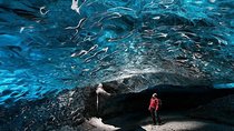 3-Day Iceland Tour: Ice Cave, Glaciers & Northern Lights