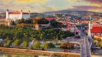 Private transfer from Prague to Budapest with Stopover in Bratislava incl a tour