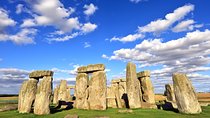 Stonehenge & Bath Private Car Tour from London