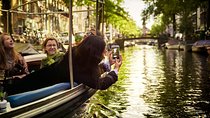 Amsterdam 90-min Private Canal Cruise with Live Guide and Drinks