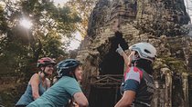 Siem Reap Bike the Angkor Temples Guided Tour with Lunch