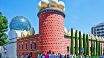 Private Dalí’s World Wine and Cava Tour with Hotel pick-up from Barcelona