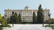 Royal Palace Madrid & Tapas Experience with Skip the Line Ticket