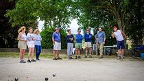Petanque (boules) lesson in Provence