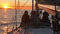 Lisbon Sunset Sailing Tour with White or Rosé Wine and Snacks
