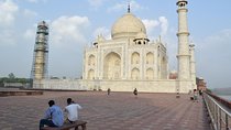Luxury Sunrise Taj Mahal Tour from Delhi By Car.