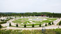 Versailles Château and Gardens Walking Tour from Paris by Train
