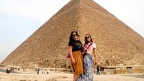 Private Pyramid Tour of Giza Saqqara and Memphis with Guide from Cairo Airport 