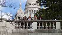 Professional Photo Shoot Tour in Paris' Montmartre