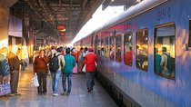 Delhi to Agra and Taj Mahal Day Trip by Express Train with Lunch