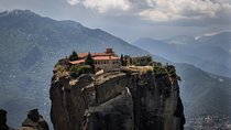 Meteora, Monasteries And Battle of Thermopylae Private Tour From Athens 