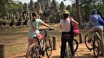 Private Grand tour temples by VIP biking 
