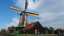 Zaanse Schans Windmills, cheese and clogs and Volendam tour from Amsterdam