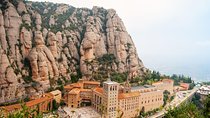 Montserrat Monastery and Sagrada Familia Tour with Liquor Tasting