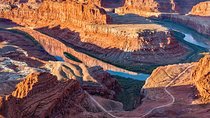 Sunrise photography in Dead Horse Point and Canyonlands National Park