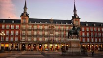 Private walking tour Madrid: Secrets and must