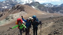 Incredible experience in the Andes from Santiago, reaches the summit of 4.954m!
