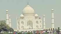 Sunrise at Taj Mahal in Same Day Tour by Car Delhi to Agra