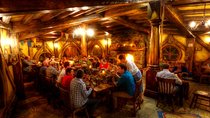 Private tour - Hobbiton Movie Set Evening Banquet Return from Auckland