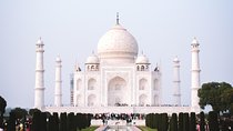 Private 2 days tour including city tour of delhi and agra by car 