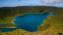 Lagoa do Fogo Volcano and Caldeira Velha Hot Springs