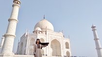 Private! Sunrise Taj Mahal Trip By Car From Delhi