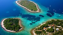 Half-Day Private Boat Tour to Blue Lagoon, Trogir & Shipwreck Bay