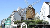 Unusual walking tour of Montmartre and local wine tasting - 2H