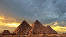 Giza pyramids and the Egyptian museum 