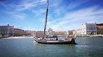 Lisbon Traditional Boats - Guided Sightseeing Cruise