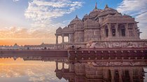 Small-Group Guided Tour to Akshardham Temple in New Delhi