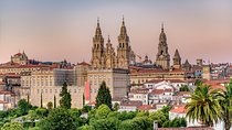 Private Transfer from Lisbon to Santiago de Compostela, 2h Sightseeing
