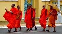 One Day Private Guide Tours History in Phnom Penh Incl. admission