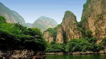 Private Transfer to Longqing Gorge and Guyaju Caves Excursion by English Driver