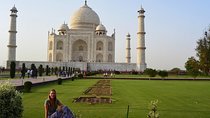 Private Sunrise Taj Mahal Tour by Car