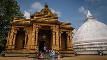 Exclusive : Historical Temple in Colombo countryside by TukTuk